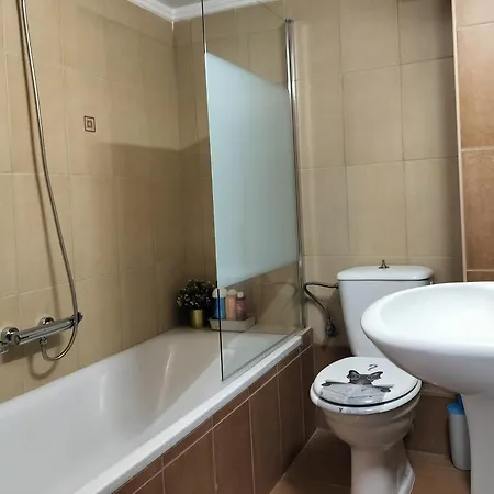 Apartman West Gate Lux - Free Parking - 100m From One Salonica Mall Szaloniki