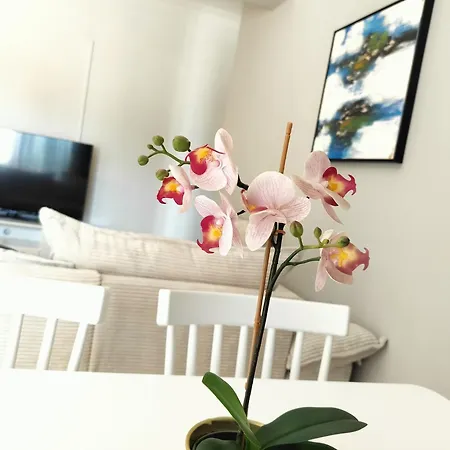 West Gate Lux - Free Parking - 100m From One Salonica Mall Apartman *