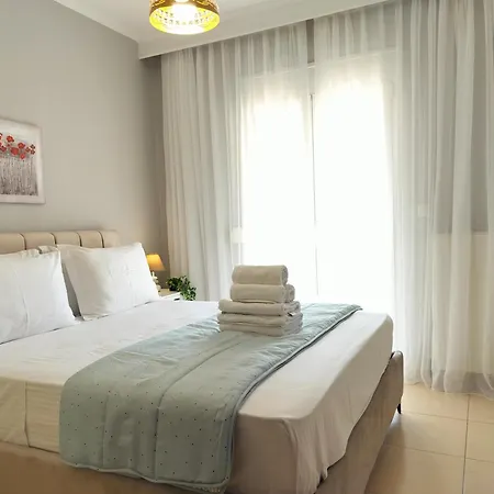 Apartman West Gate Lux - Free Parking - 100m From One Salonica Mall Szaloniki
