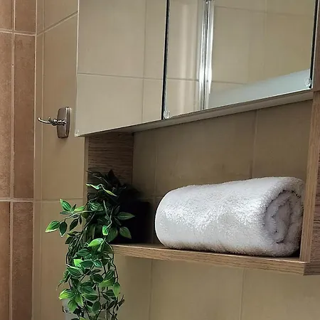 Apartman West Gate Lux - Free Parking - 100m From One Salonica Mall *