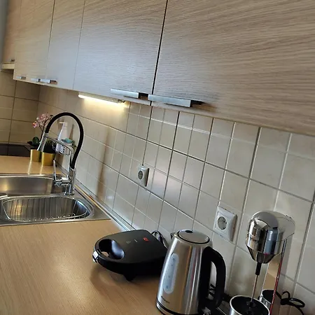 West Gate Lux - Free Parking - 100m From One Salonica Mall Apartman *